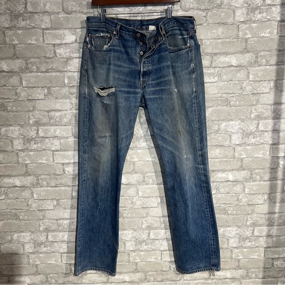 36x36 Vintage 90s Y2K Levi's 501Button Fly Medium Wash Dad Jeans *Flawed* - Picture 1 of 16